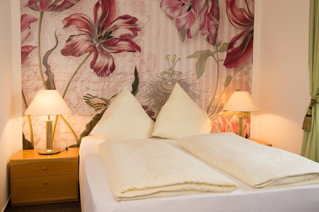 Hotel Leo Muehlhausen Exteriör bild