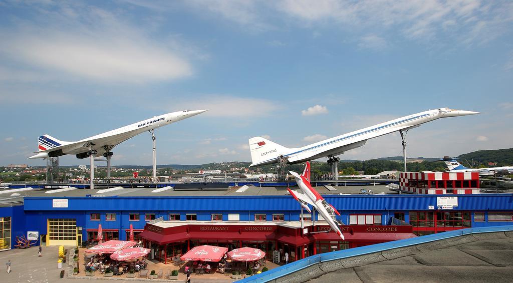 Hotel Leo Muehlhausen Exteriör bild
