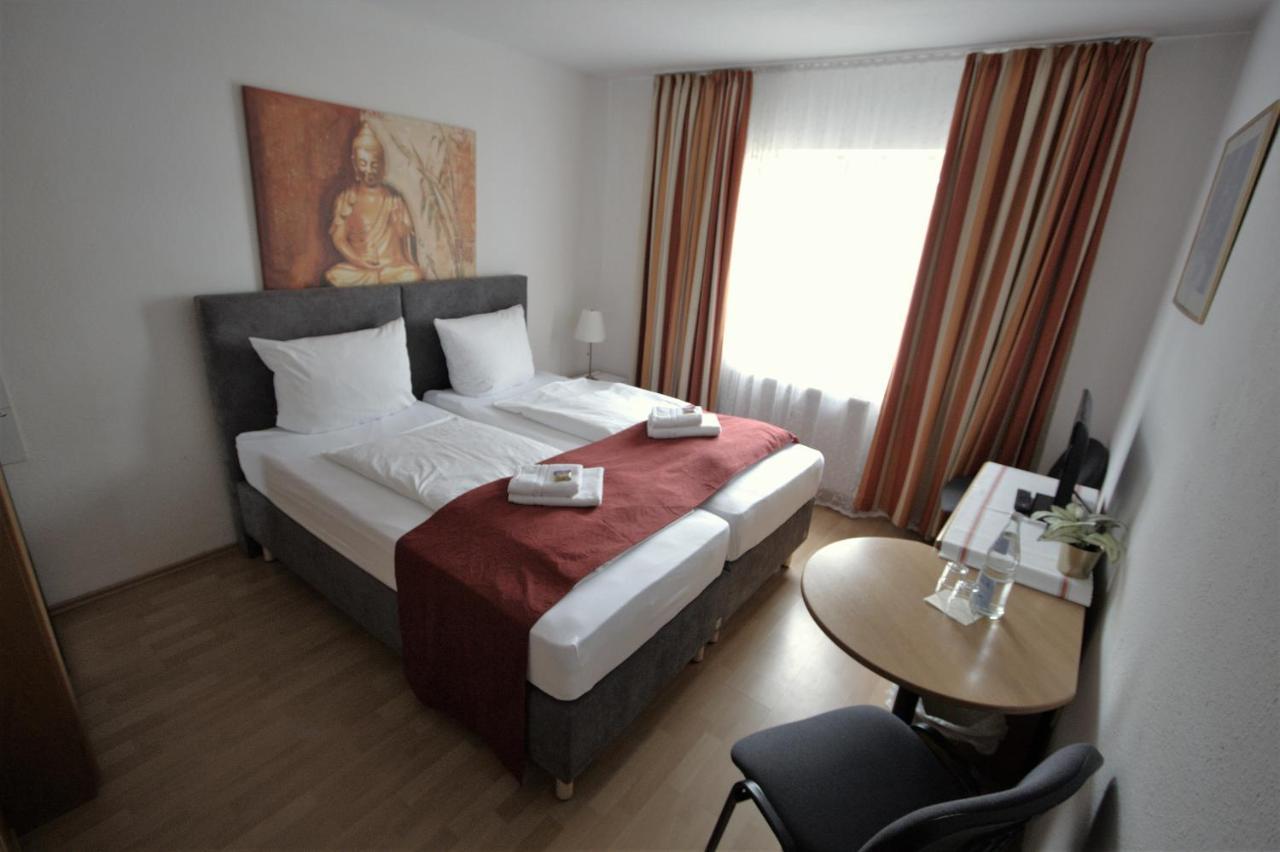 Hotel Leo Muehlhausen Exteriör bild