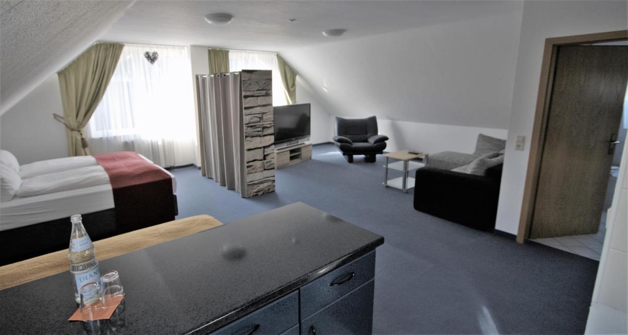 Hotel Leo Muehlhausen Exteriör bild