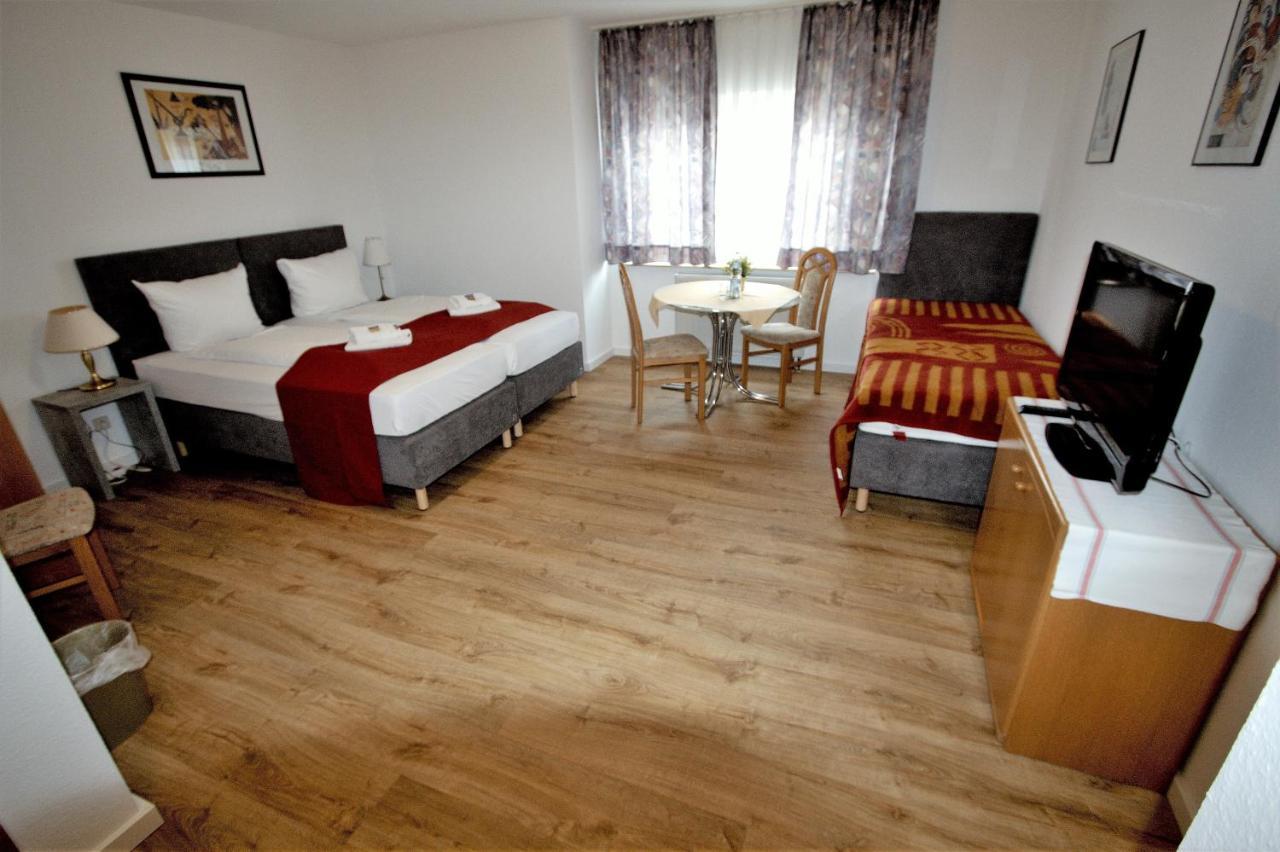 Hotel Leo Muehlhausen Exteriör bild
