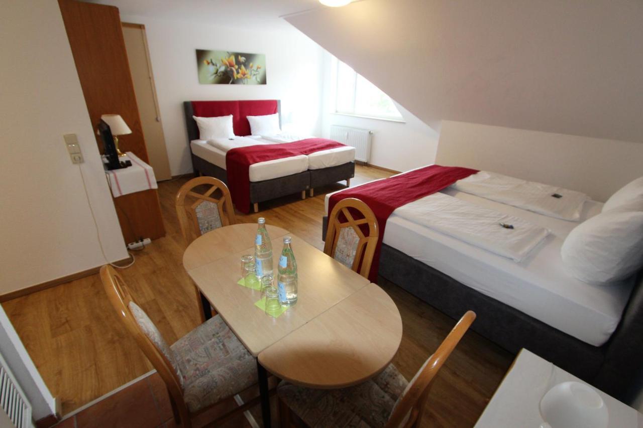 Hotel Leo Muehlhausen Exteriör bild