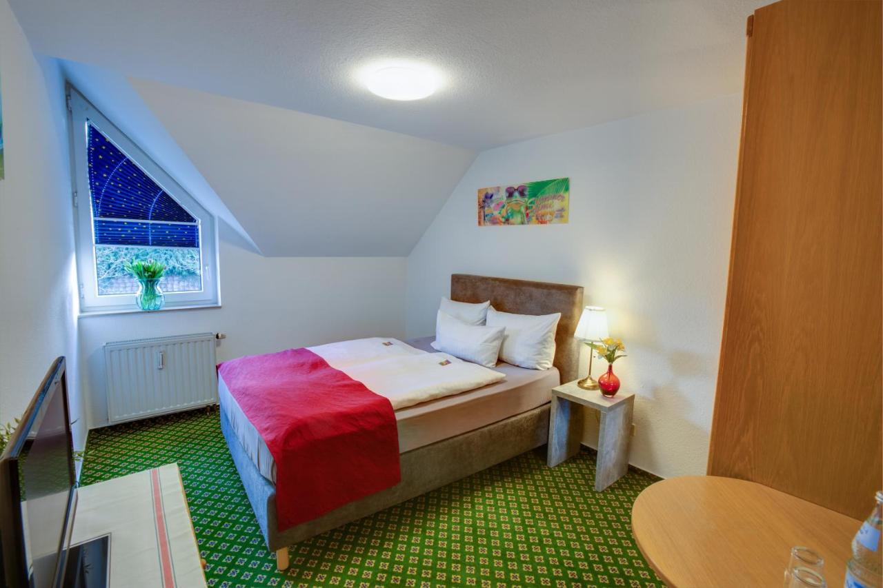 Hotel Leo Muehlhausen Exteriör bild