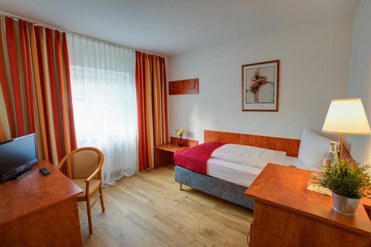 Hotel Leo Muehlhausen Exteriör bild