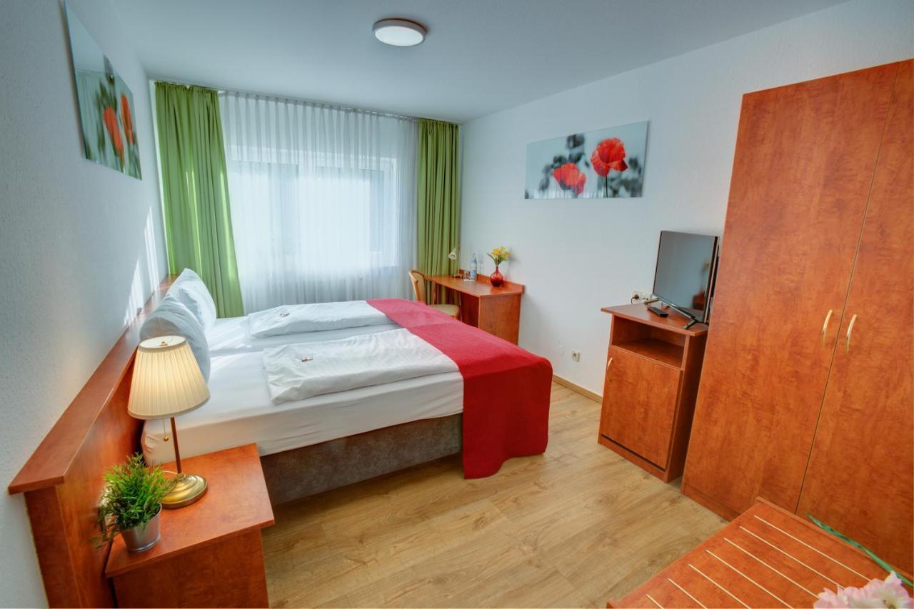 Hotel Leo Muehlhausen Exteriör bild
